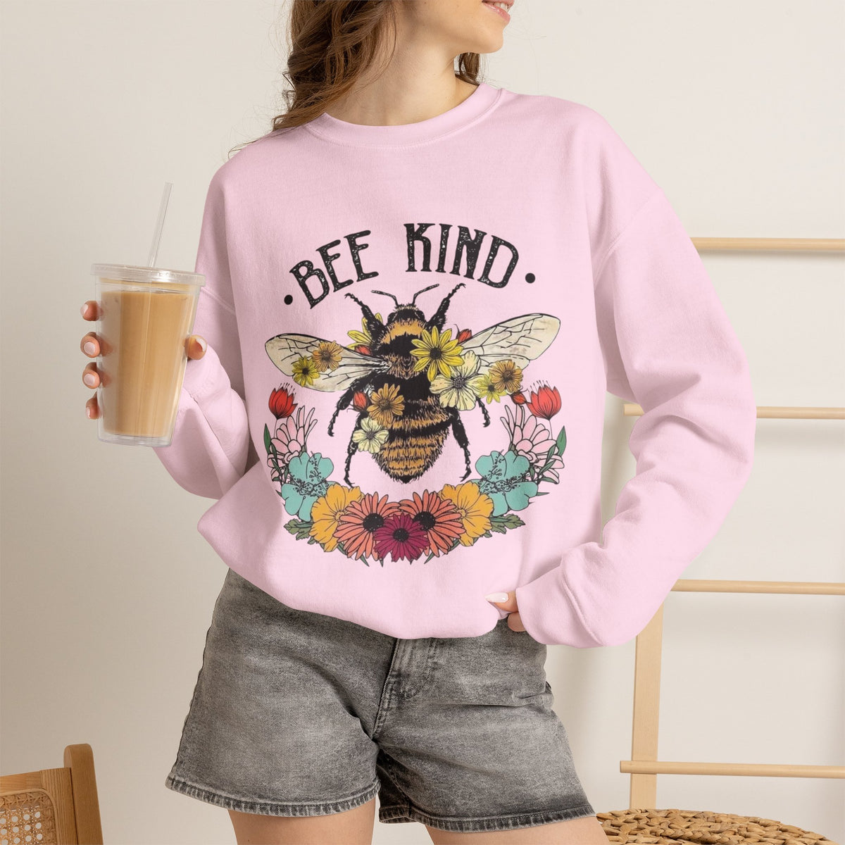 BEE KIND Sweatshirt