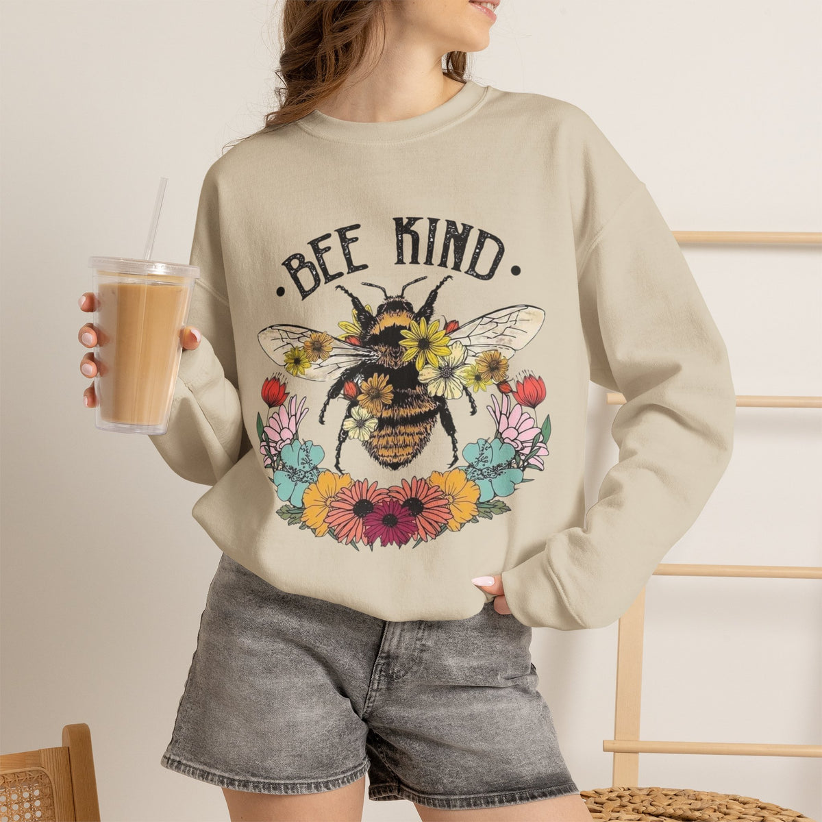 BEE KIND Sweatshirt
